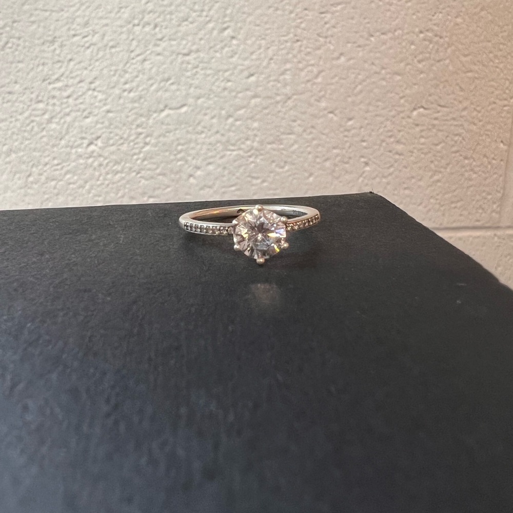 Clear Sparkling Crown Solitaire Ring